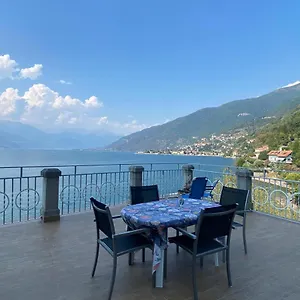 With Big Terrace And Direct Access To The Beach Varenna